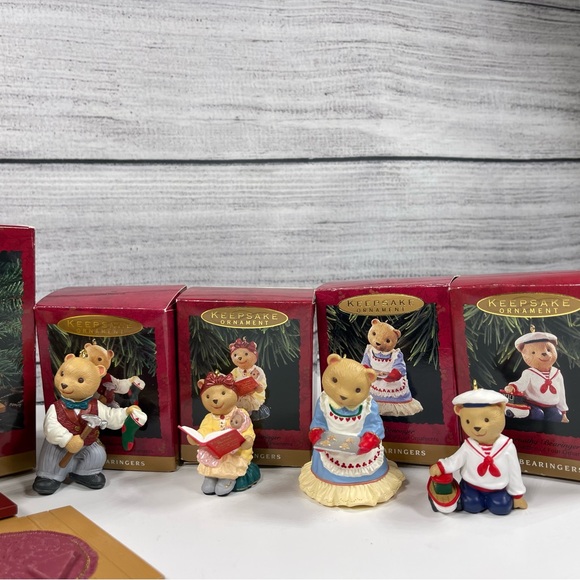 The Bearingers of Victoria Circle Vintage 1993 Hallmark Keepsake Ornamen… - Picture 11 of 11